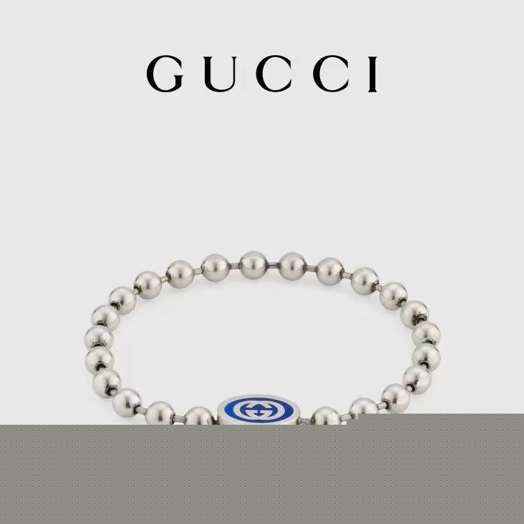 G*u*i necklaces